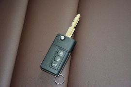 2016款海马V70 2.0L手动舒适型6座