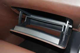 2016款海马V70 2.0L手动舒适型6座