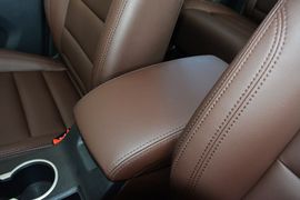 2016款海马V70 2.0L手动舒适型6座