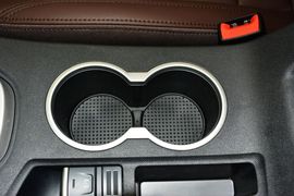 2016款海马V70 2.0L手动舒适型6座