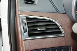 2016款海马V70 2.0L手动舒适型6座