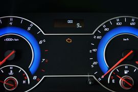 2016款海马V70 2.0L手动舒适型6座