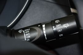 2016款海马V70 2.0L手动舒适型6座