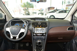 2016款海马V70 2.0L手动舒适型6座