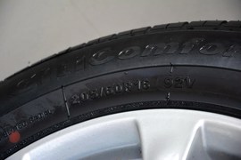 2016款海马V70 2.0L手动舒适型6座