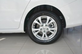 2016款海马V70 2.0L手动舒适型6座