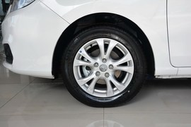 2016款海马V70 2.0L手动舒适型6座