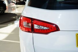 2016款海马V70 2.0L手动舒适型6座