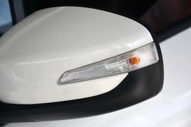 2016款海马V70 2.0L手动舒适型6座