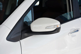 2016款海马V70 2.0L手动舒适型6座