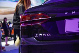 2016款大众辉昂480 V6 四驱旗舰版