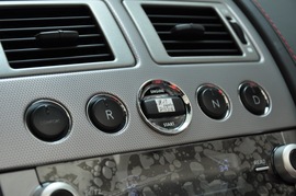   2010款阿斯顿马丁V8 Vantage敞篷版