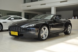   2010款阿斯顿马丁V8 Vantage敞篷版
