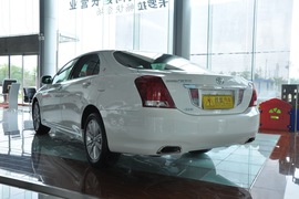   2010款一汽丰田皇冠2.5L Royal真皮天窗版