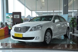   2010款一汽丰田皇冠2.5L Royal真皮天窗版