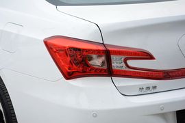 2016款比亚迪秦EV300尊荣型