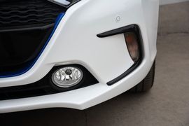 2016款比亚迪秦EV300尊荣型
