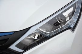 2016款比亚迪秦EV300尊荣型