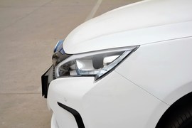 2016款比亚迪秦EV300尊荣型