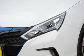 2016款比亚迪秦EV300尊荣型