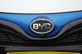 2016款比亚迪秦EV300尊荣型