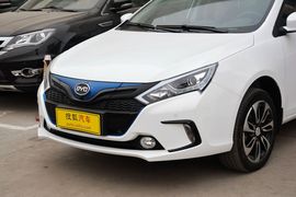 2016款比亚迪秦EV300尊荣型