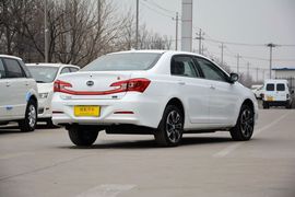 2016款比亚迪秦EV300尊荣型