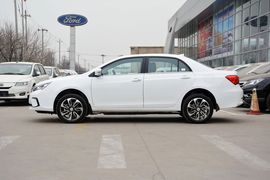 2016款比亚迪秦EV300尊荣型
