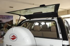   2010款陆风X6 2.0L超值版实拍