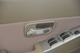   2010款陆风X6 2.0L超值版实拍