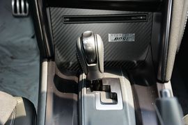   2015款日产GT-R 3.8T动感酷黑内饰版