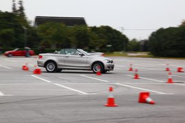   2011款宝马1系敞篷轿跑车上海试驾