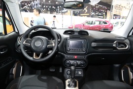   Jeep自由侠75周年 成都车展实拍