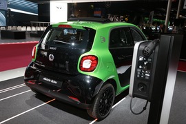   smart forfour电动 巴黎车展实拍