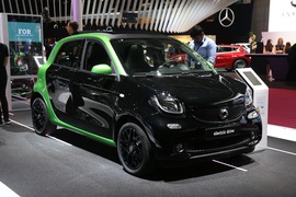   smart forfour电动 巴黎车展实拍
