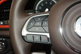   2016款Jeep自由侠 1.4T自动劲能版+