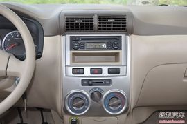   2011款一汽森雅M80 1.5L手动舒适型(5座)