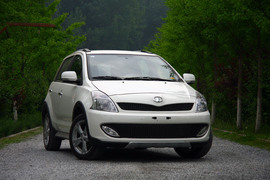   2011款长城炫丽CROSS试驾