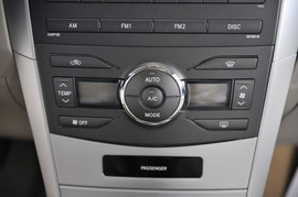   2011款丰田卡罗拉1.8L GL-i手动版到店实拍