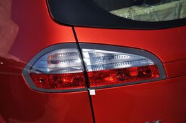   2008款福特麦柯斯S-MAX 2.3L旗舰型七座