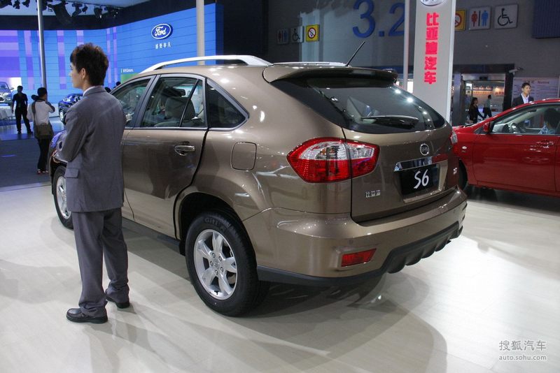 比亚迪s6广州车展实拍