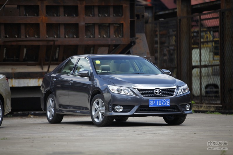 2012款丰田凯美瑞骏瑞25s导航版