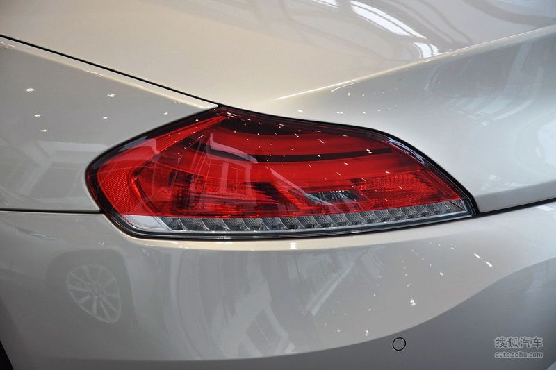 2012款宝马z4 sdrive28i领先型 - 尾灯提示:支持键盘翻页 ←左 右