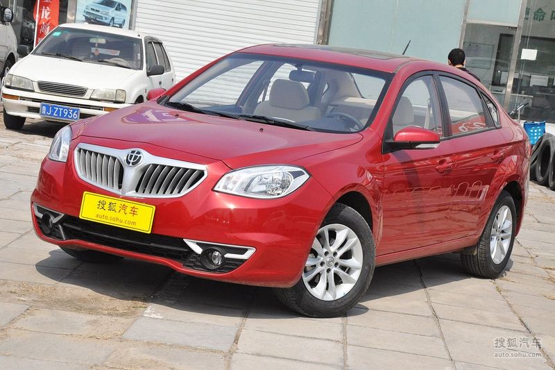 搜狐汽车>图库>中华>中华>h330组图>2013款中华h3301.