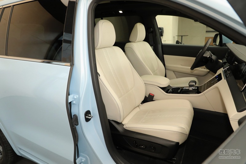 【 理想汽车理想one图片】_2020款 增程6座版_白色_内饰_搜狐汽车网