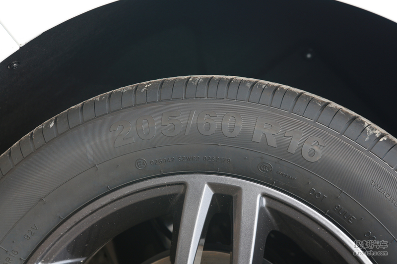 2019款比亚迪秦pro超能版15ti自动智联风尚型国Ⅵ天窗版