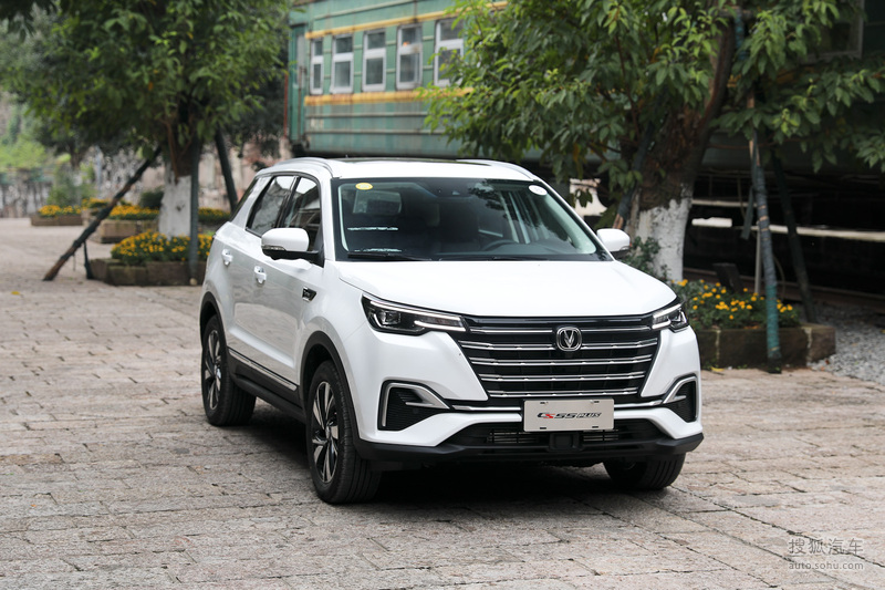 2020款长安cs55plus15t自动炫动型