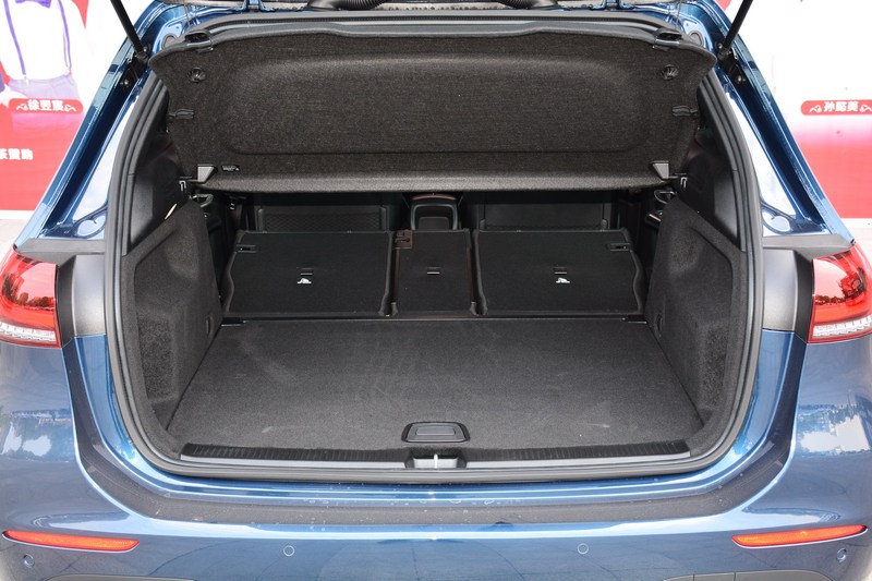 【 奔驰b级图片】_2020款 b 200 动感型_空间展示_搜狐汽车网