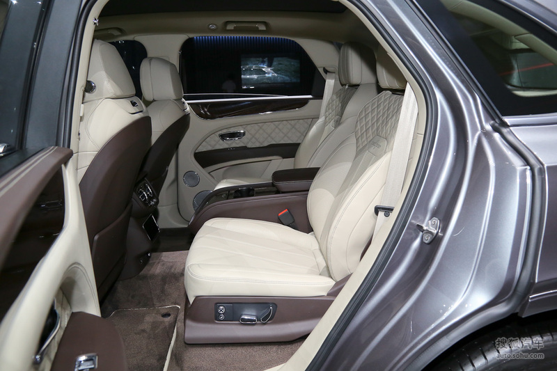 2021款宾利添越40tv8