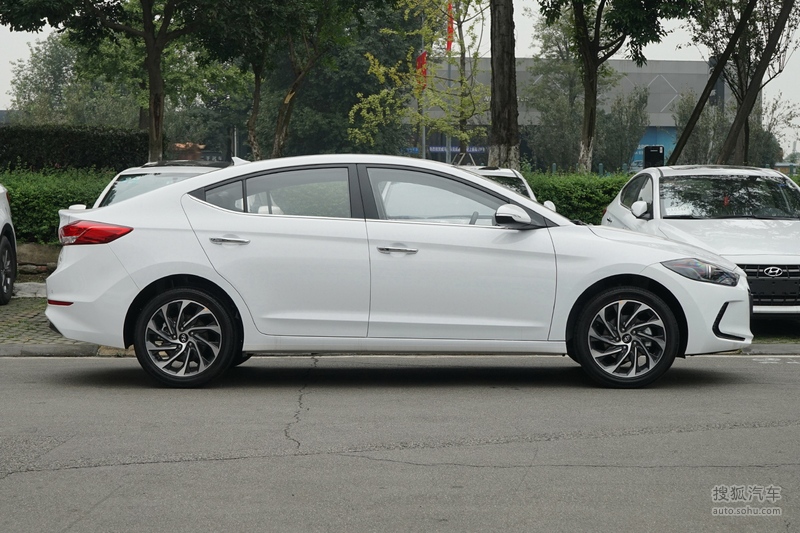 【 现代领动图片】_优雅白_外观_搜狐汽车网